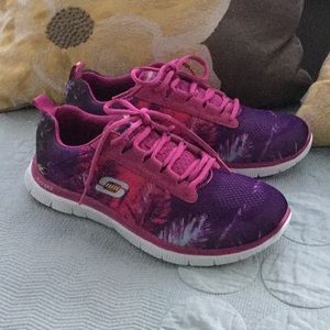 Skechers Skech-Knit Memory Foam Sneakers